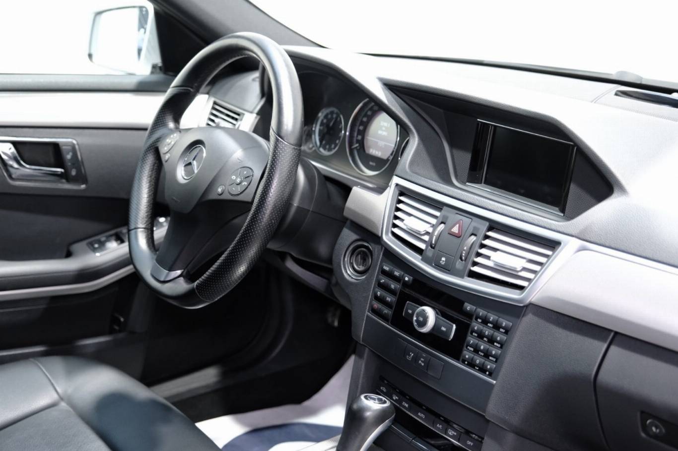 MERCEDES-BENZ E 250 68