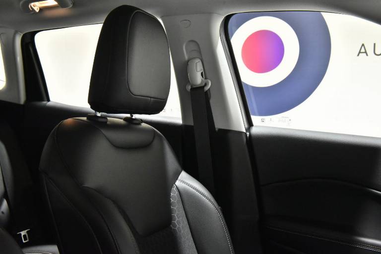 JEEP Compass 46