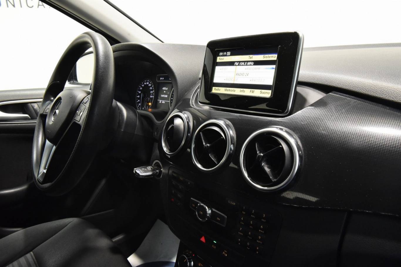 MERCEDES-BENZ B 180 28