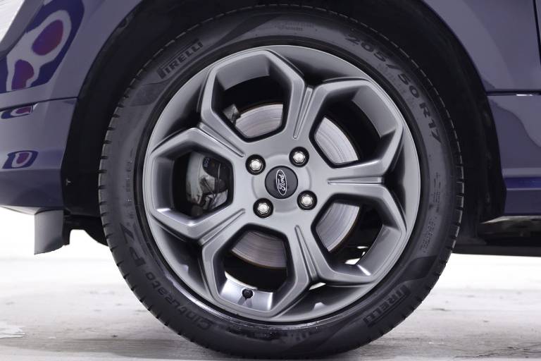 FORD EcoSport 11
