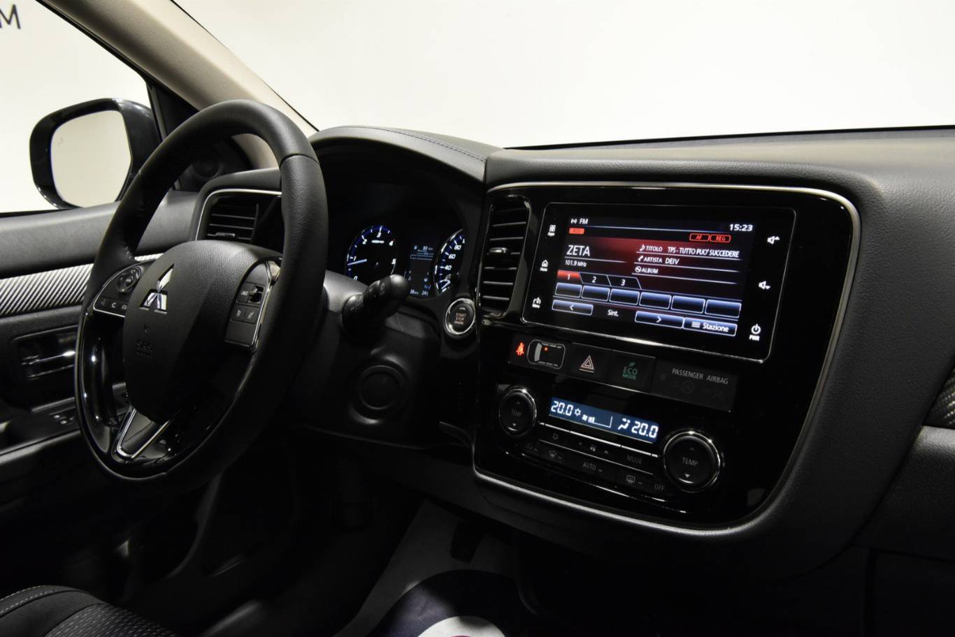 MITSUBISHI Outlander 28