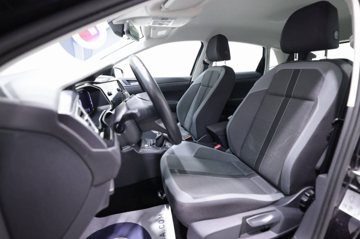 VOLKSWAGEN Polo 6