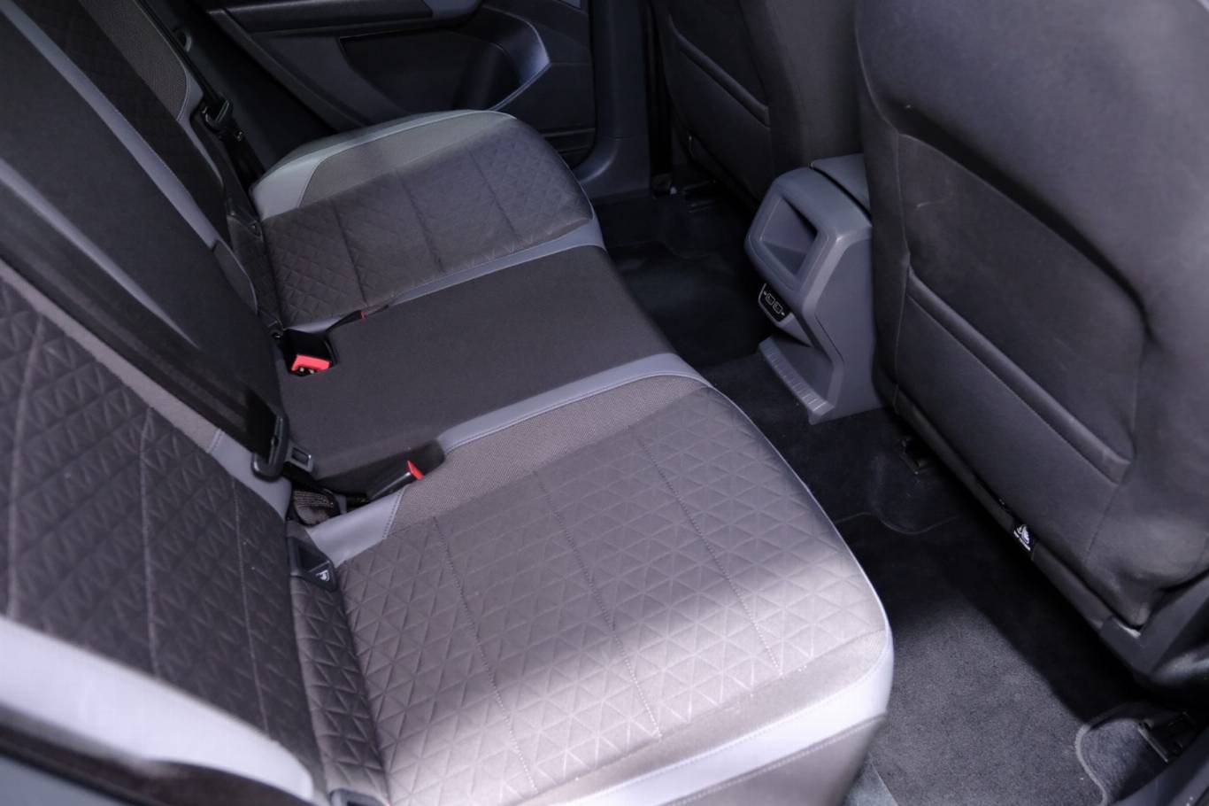 VOLKSWAGEN T-Cross 68