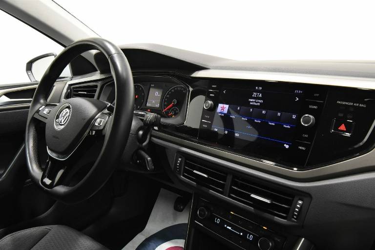 VOLKSWAGEN Polo 30
