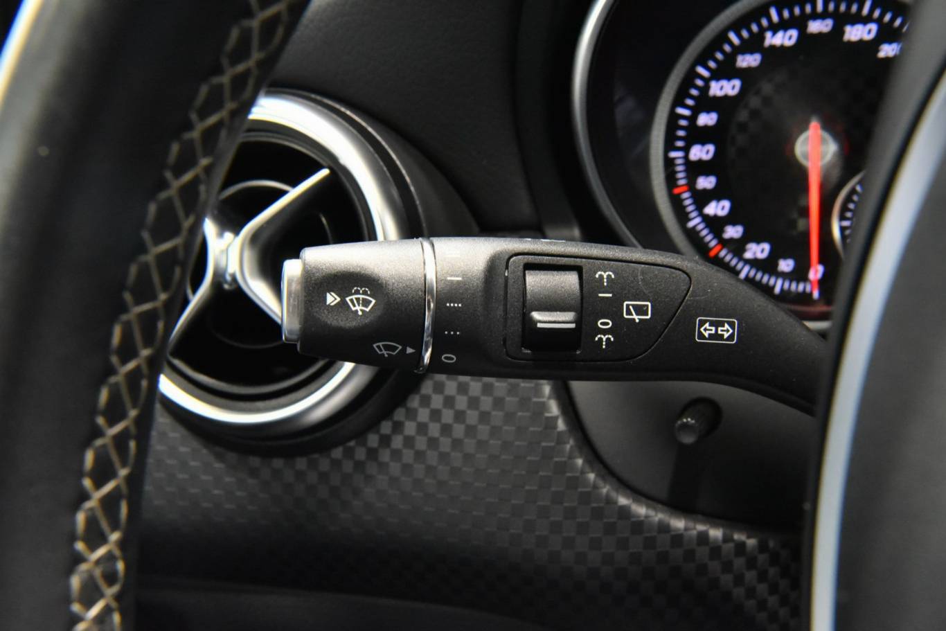 MERCEDES-BENZ A 180 25