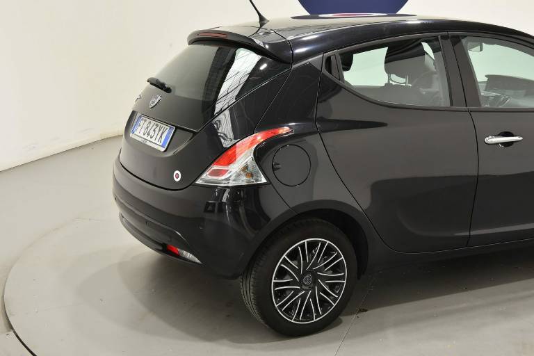 LANCIA Ypsilon 21