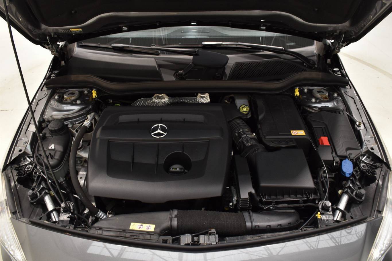 MERCEDES-BENZ A 180 12