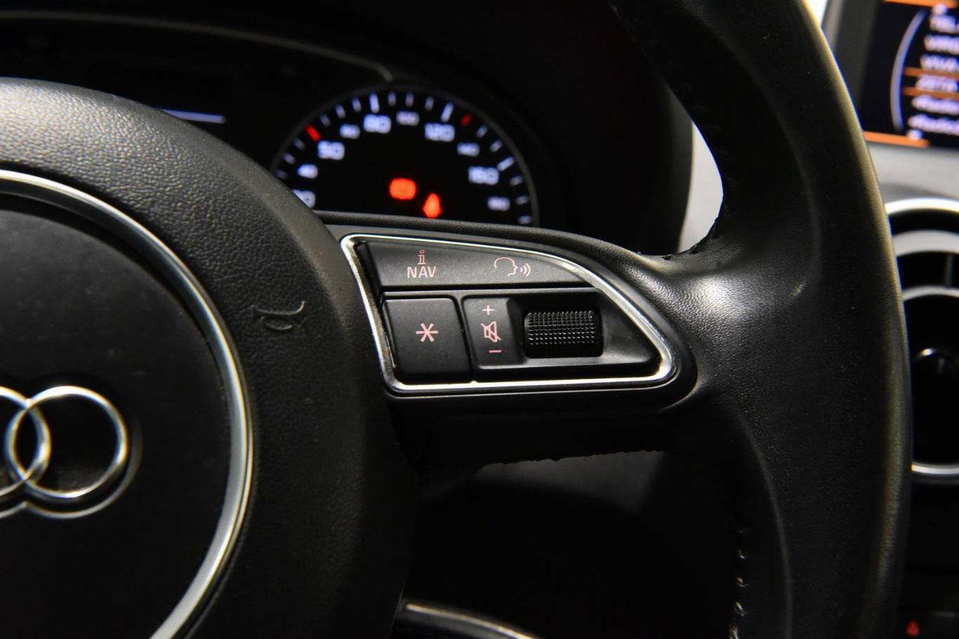 AUDI A1 8