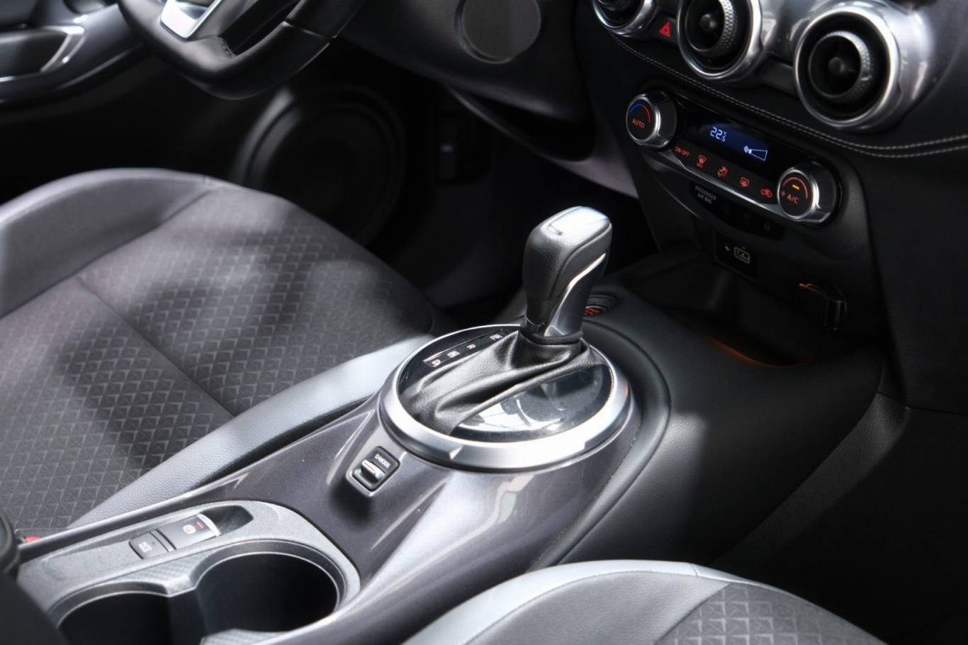 NISSAN Juke 57
