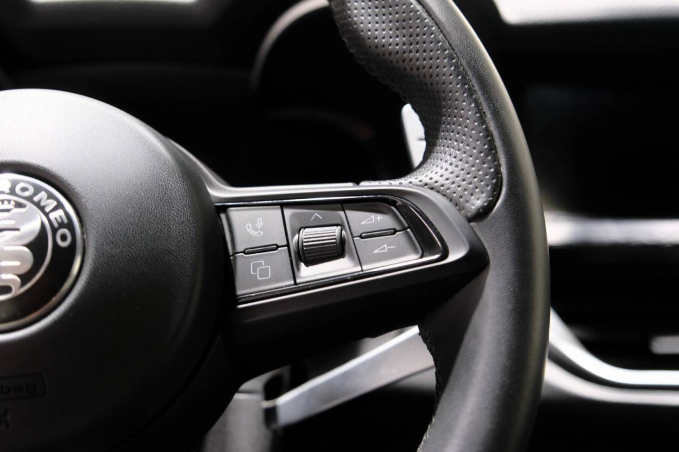 ALFA ROMEO Stelvio 22