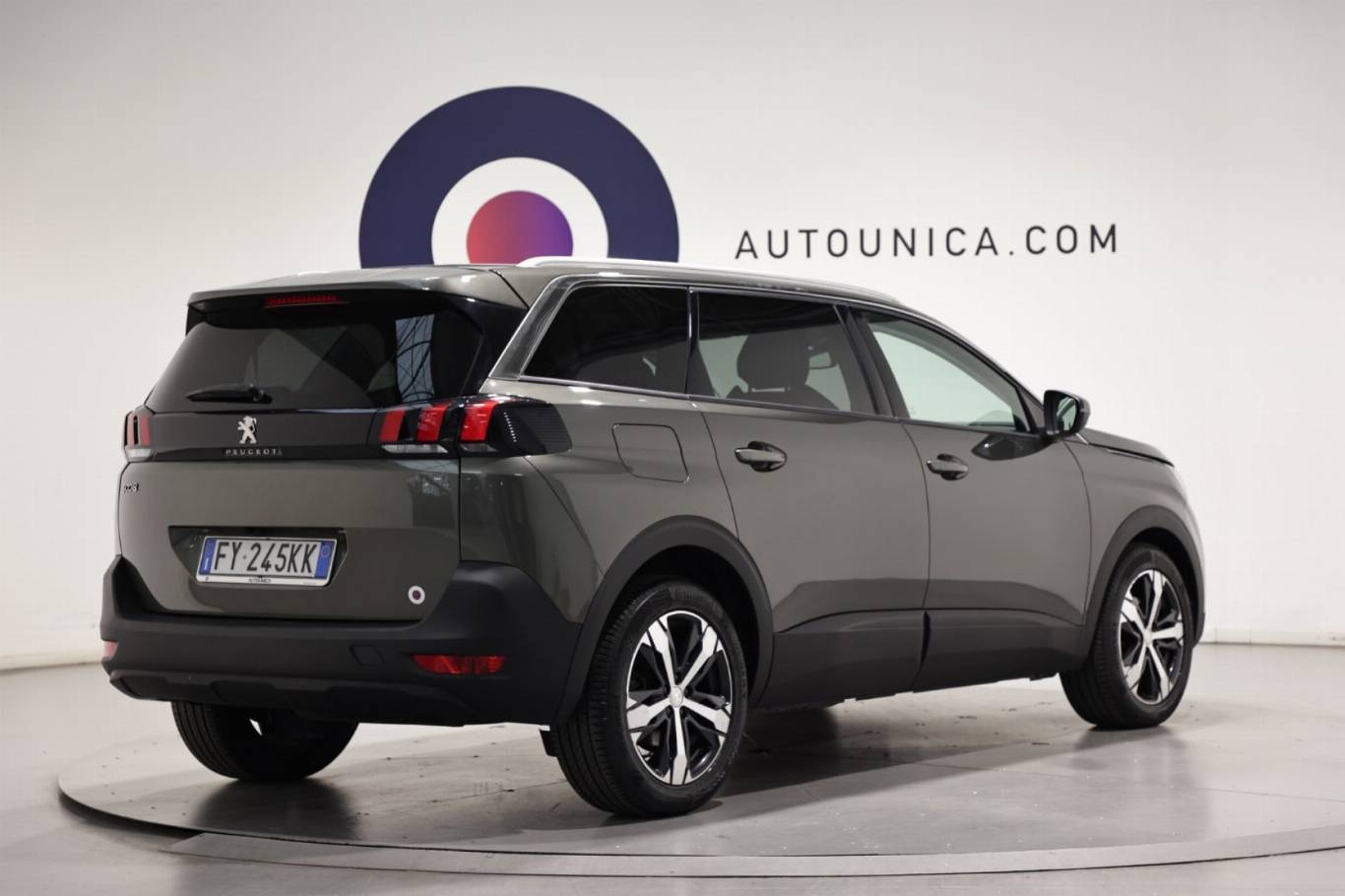 PEUGEOT 5008 9