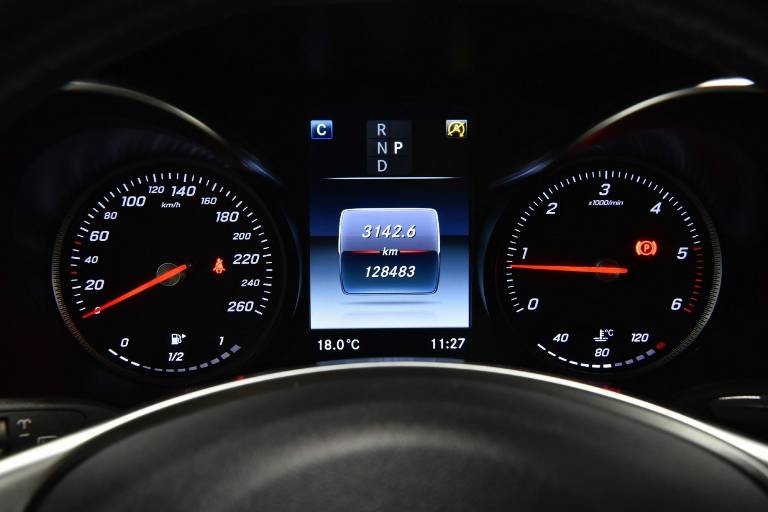 MERCEDES-BENZ GLC 220 34
