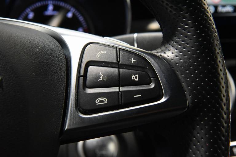 MERCEDES-BENZ GLC 250 8