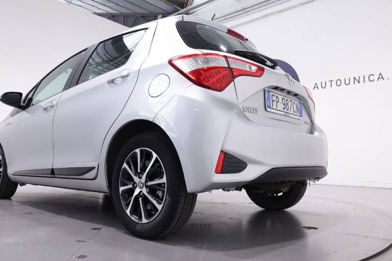TOYOTA Yaris 36