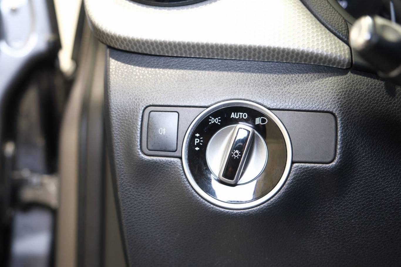 MERCEDES-BENZ B 180 26