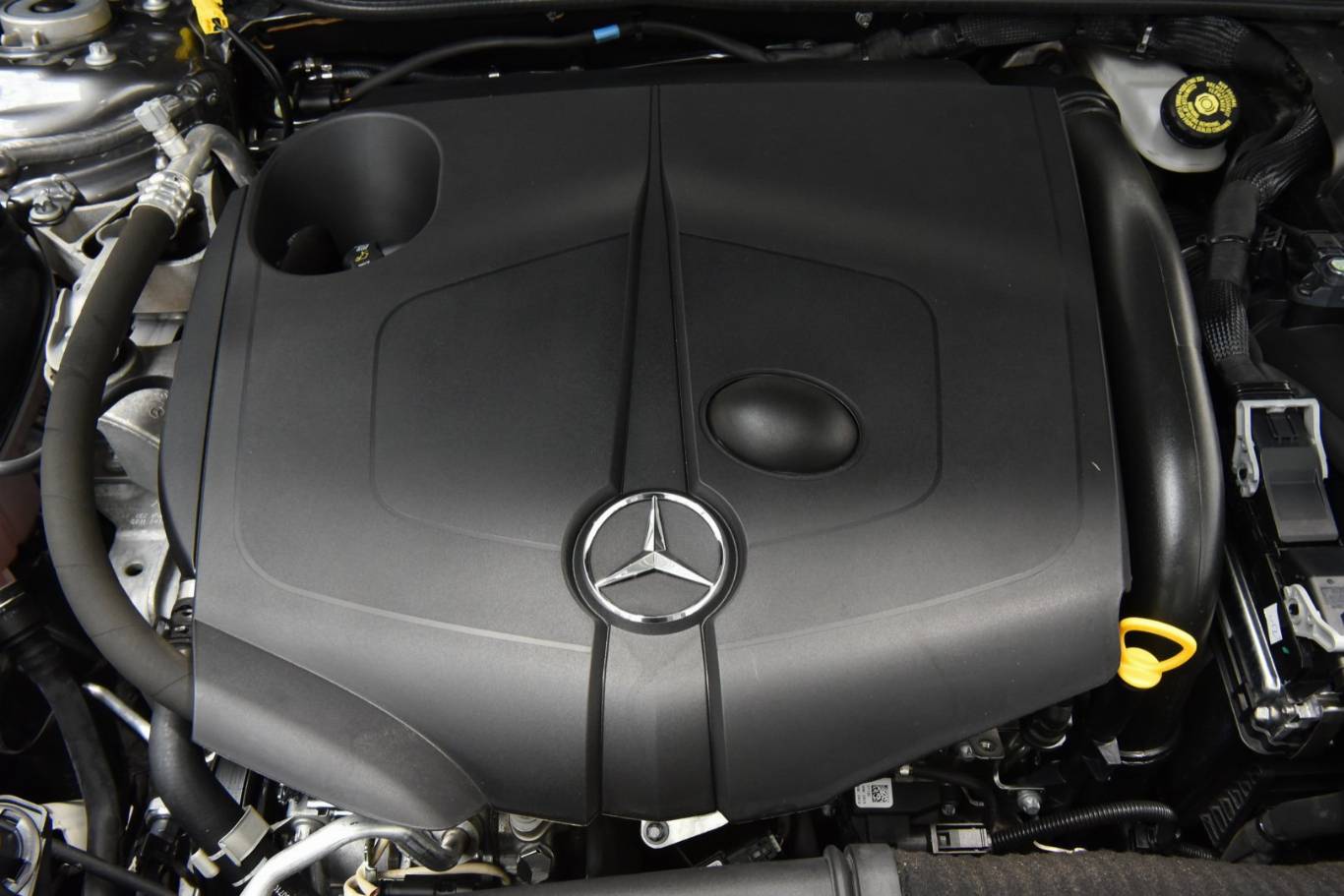 MERCEDES-BENZ GLA 200 14