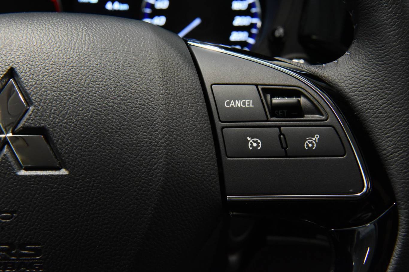 MITSUBISHI Outlander 42