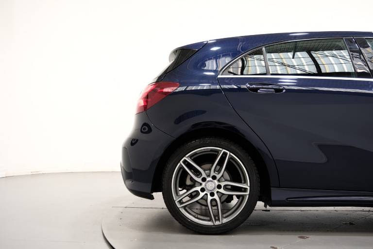 MERCEDES-BENZ A 180 45