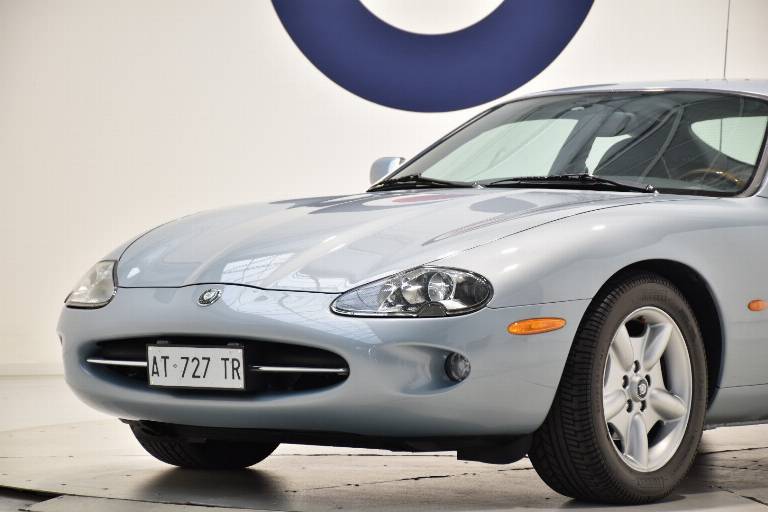 JAGUAR XK8 14