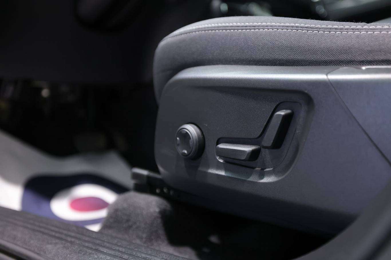 VOLVO XC40 20
