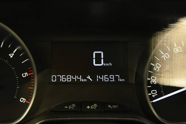 PEUGEOT 208 20