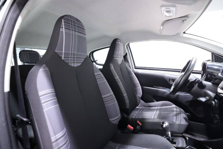 PEUGEOT 108 44