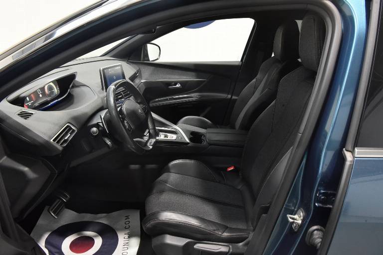 PEUGEOT 5008 4