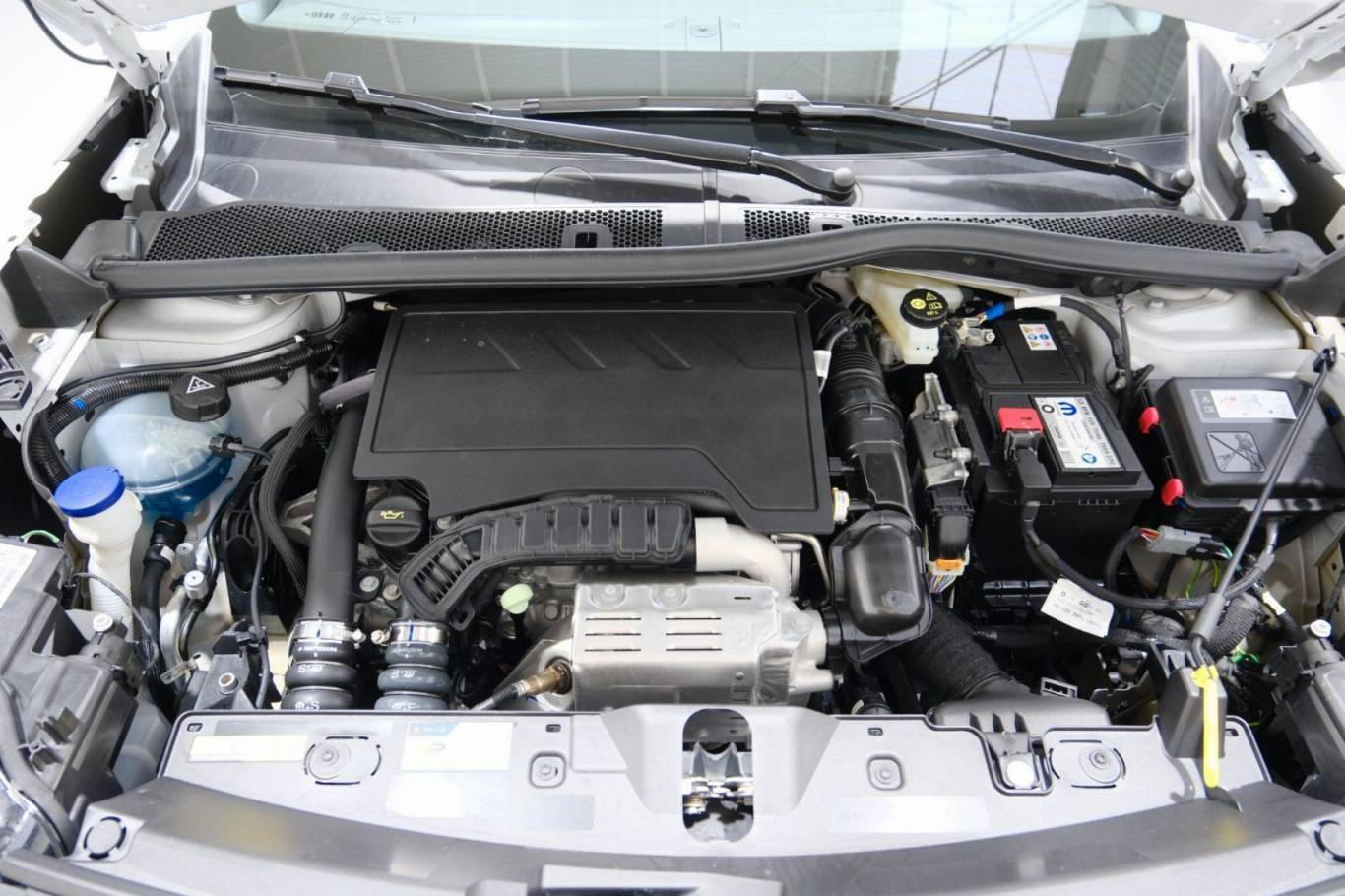 PEUGEOT 2008 51