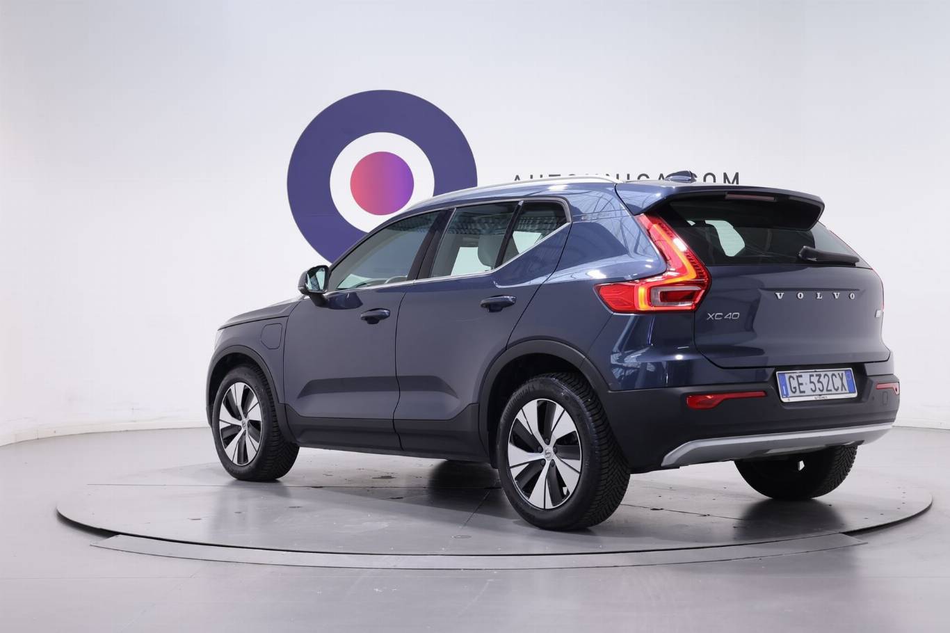 VOLVO XC40 7