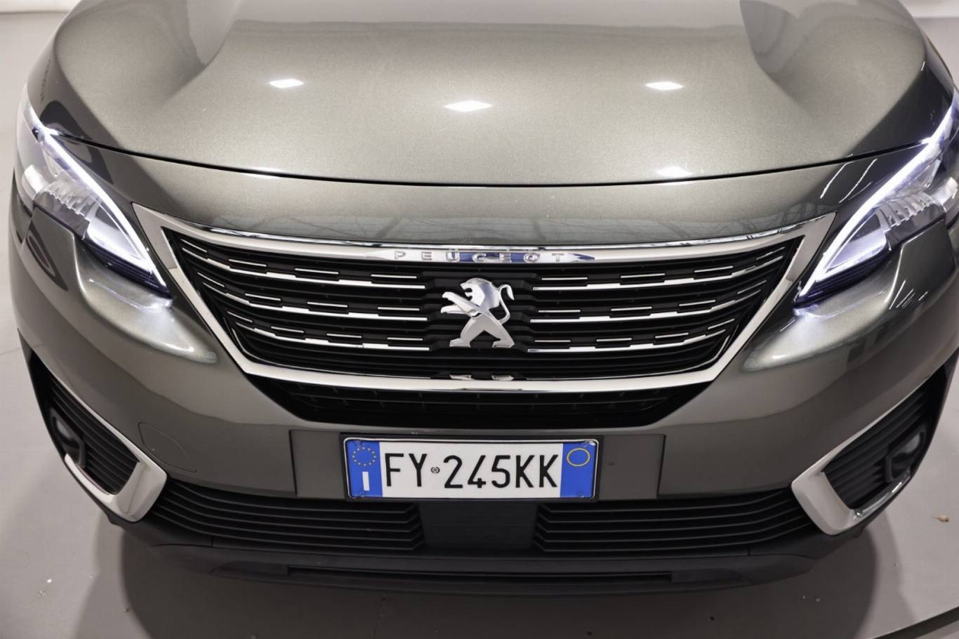 PEUGEOT 5008 58