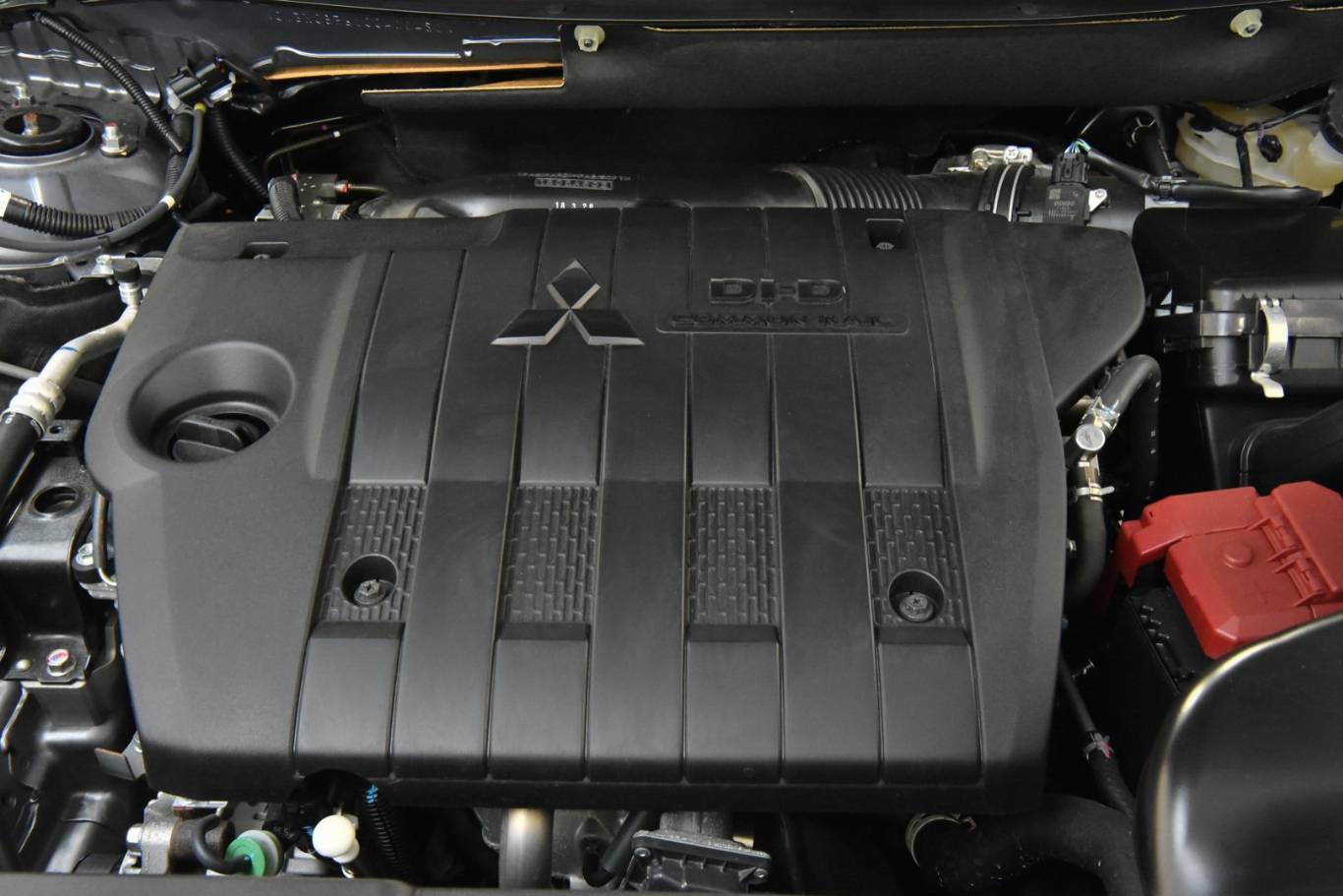 MITSUBISHI Outlander 12