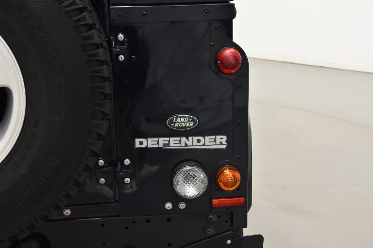 LAND ROVER Defender 14