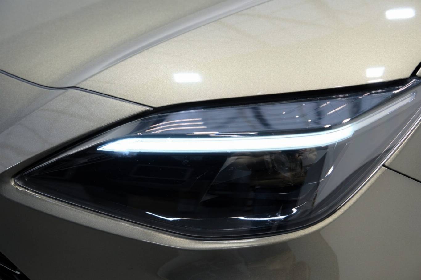 TOYOTA Yaris Cross 12