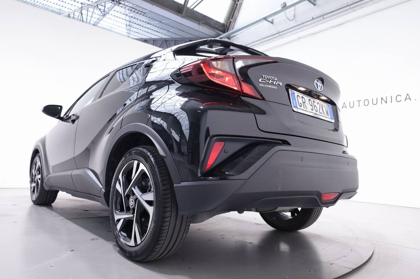 TOYOTA C-HR 17