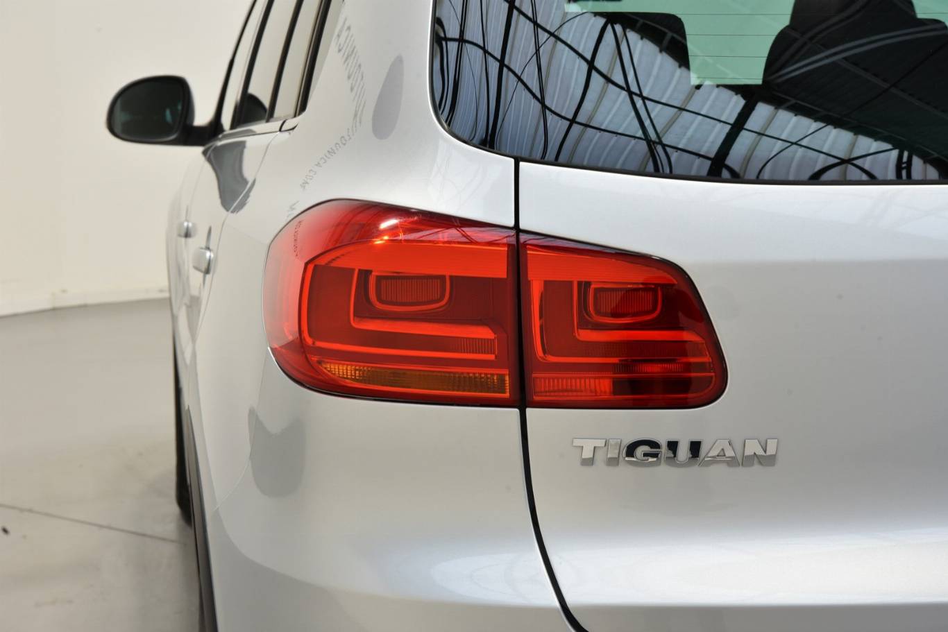 VOLKSWAGEN Tiguan 19