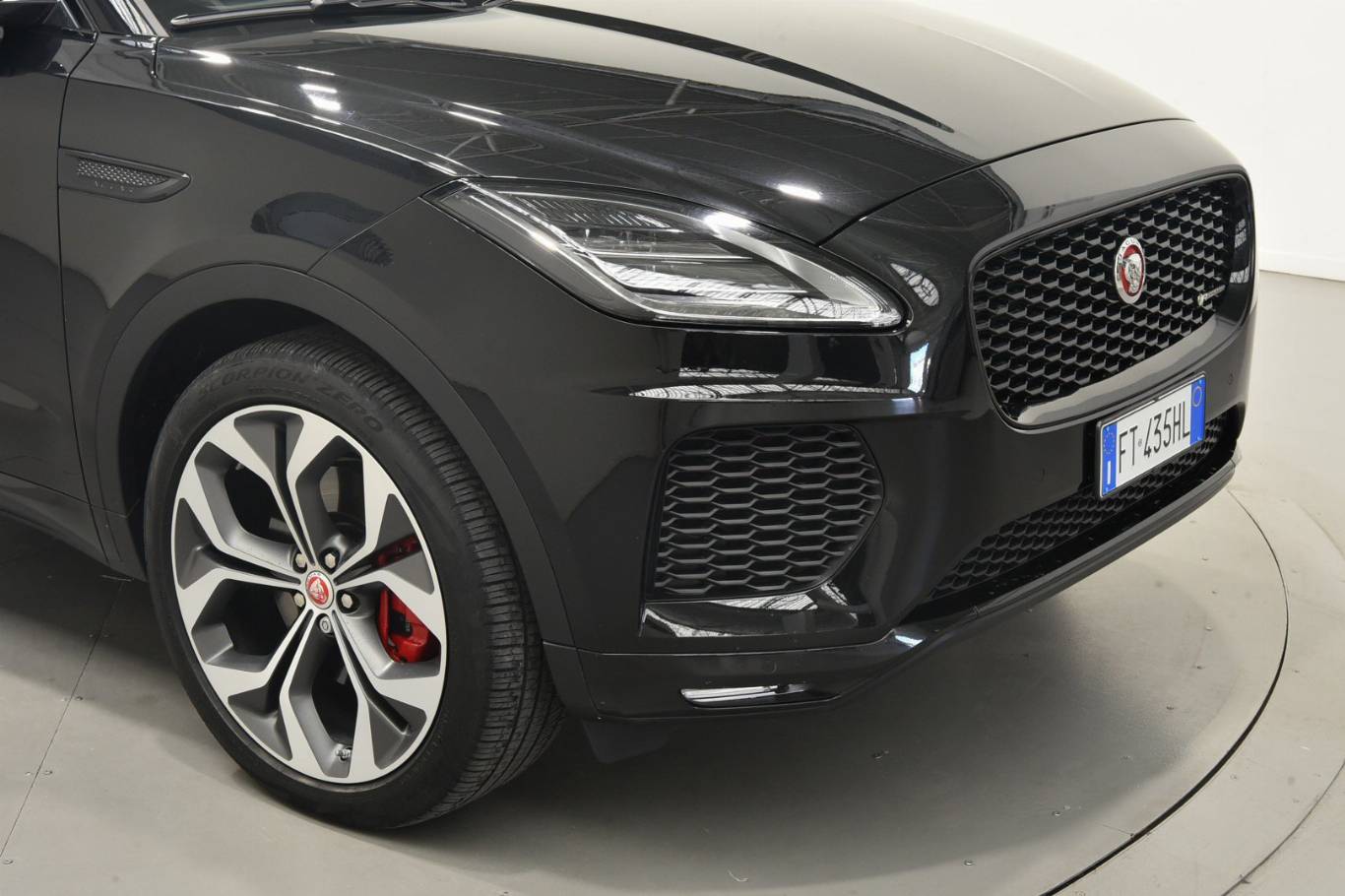 JAGUAR E-Pace 46