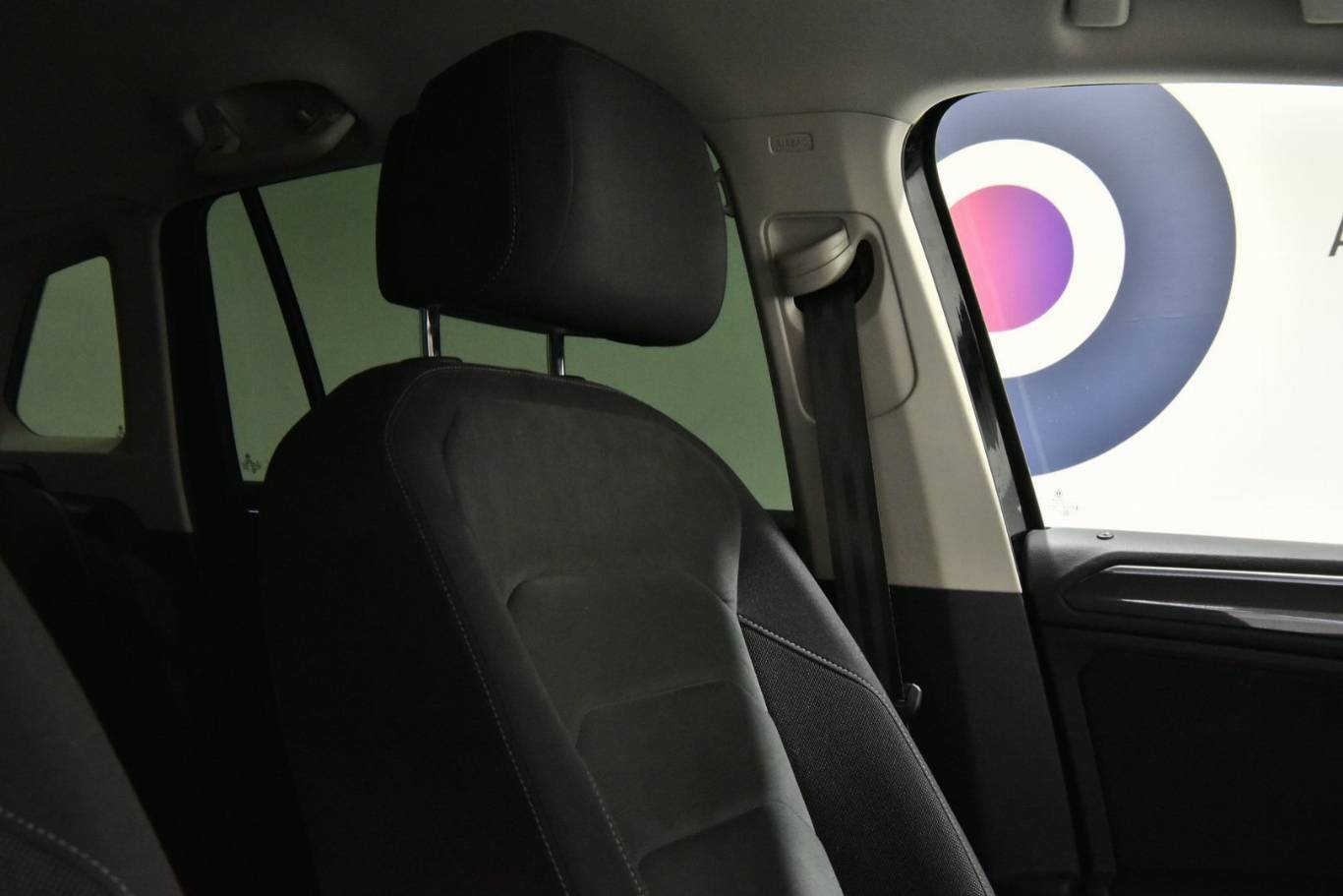 VOLKSWAGEN Tiguan 44