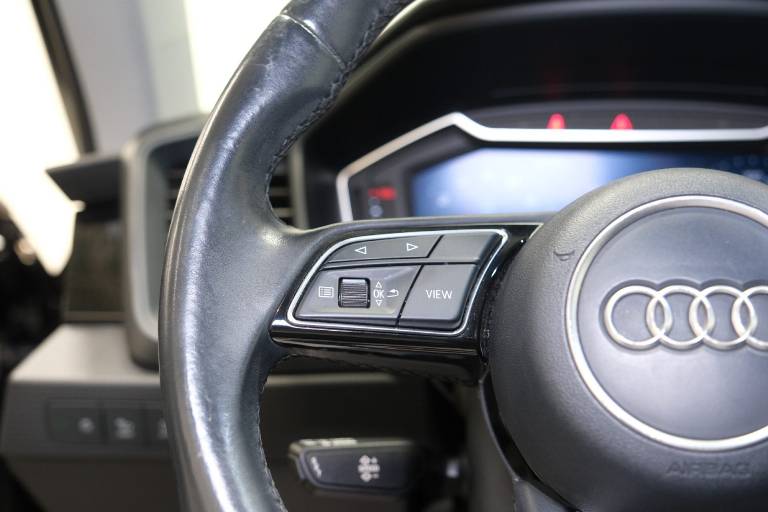 AUDI A1 22