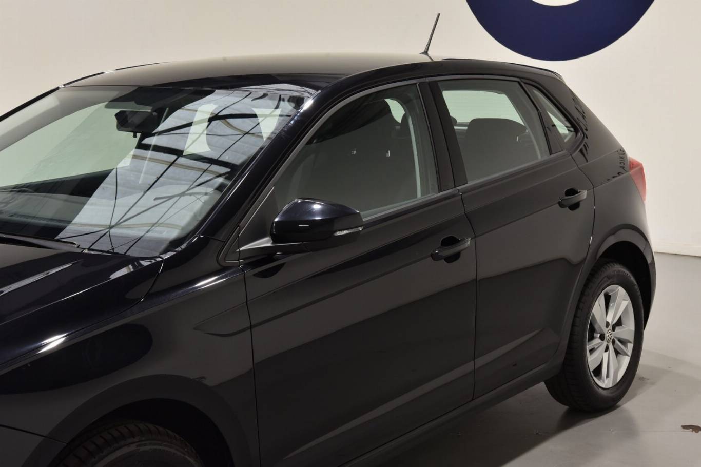 VOLKSWAGEN Polo 38