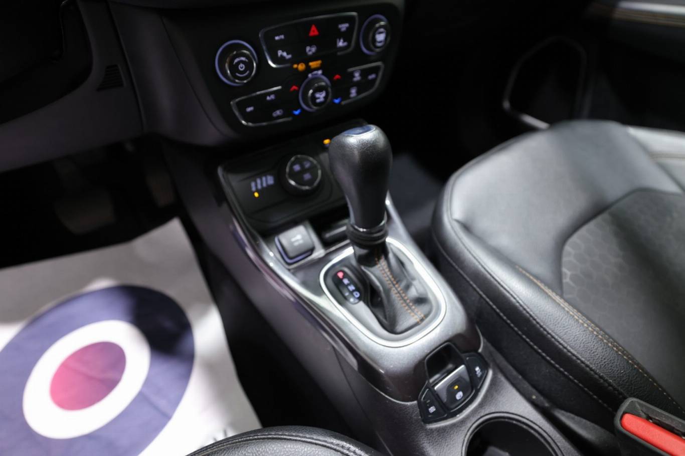 JEEP Compass 32