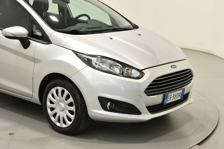 FORD Fiesta 16