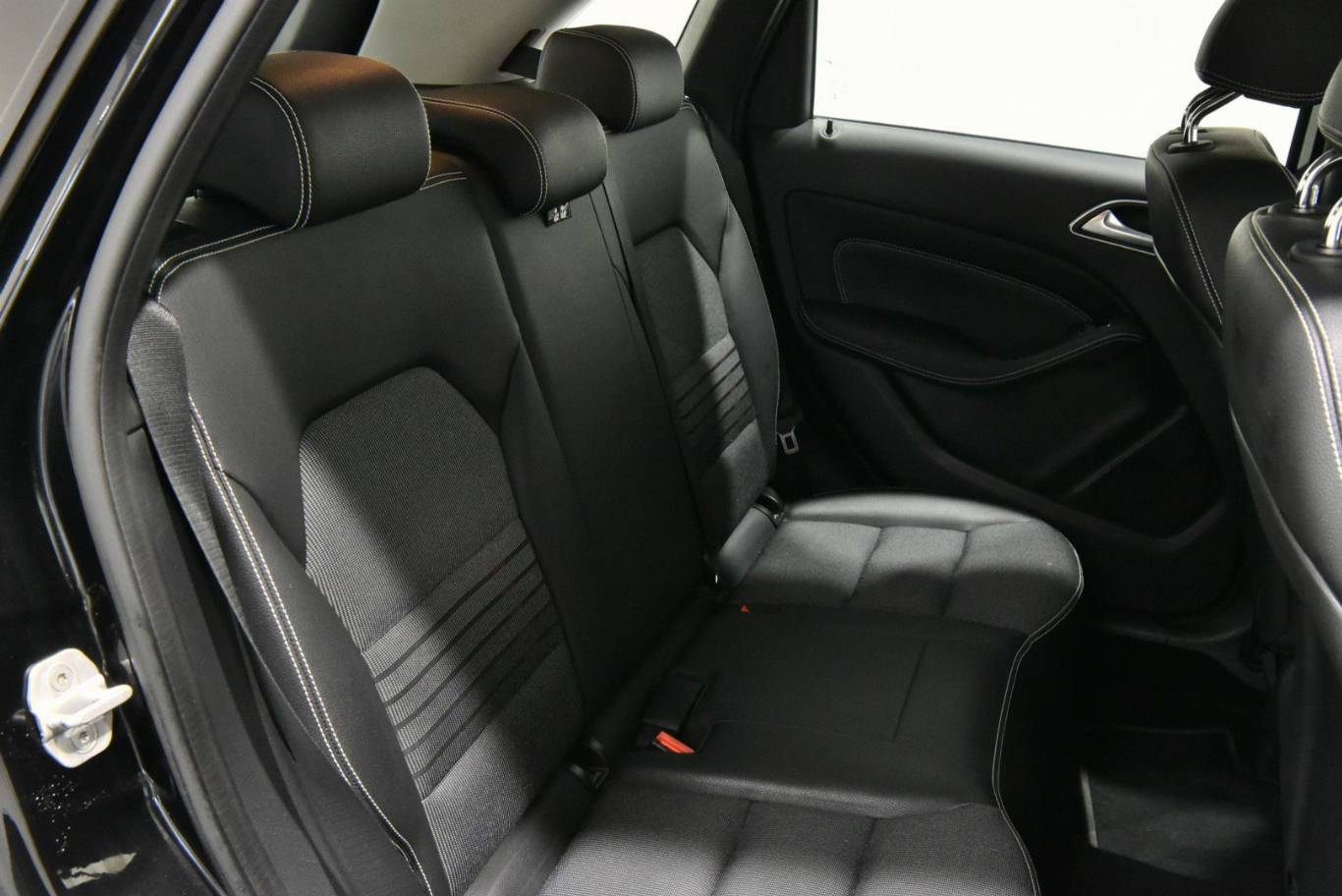 MERCEDES-BENZ B 180 20