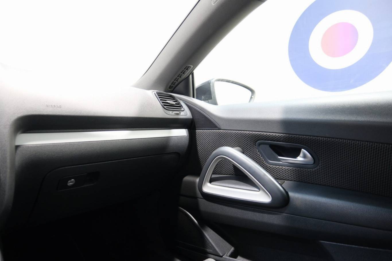 VOLKSWAGEN Scirocco 28