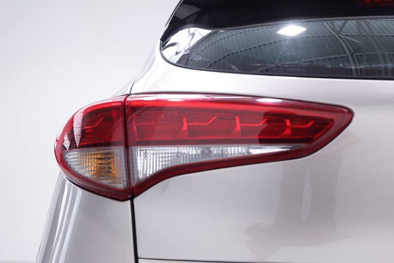 HYUNDAI Tucson 38