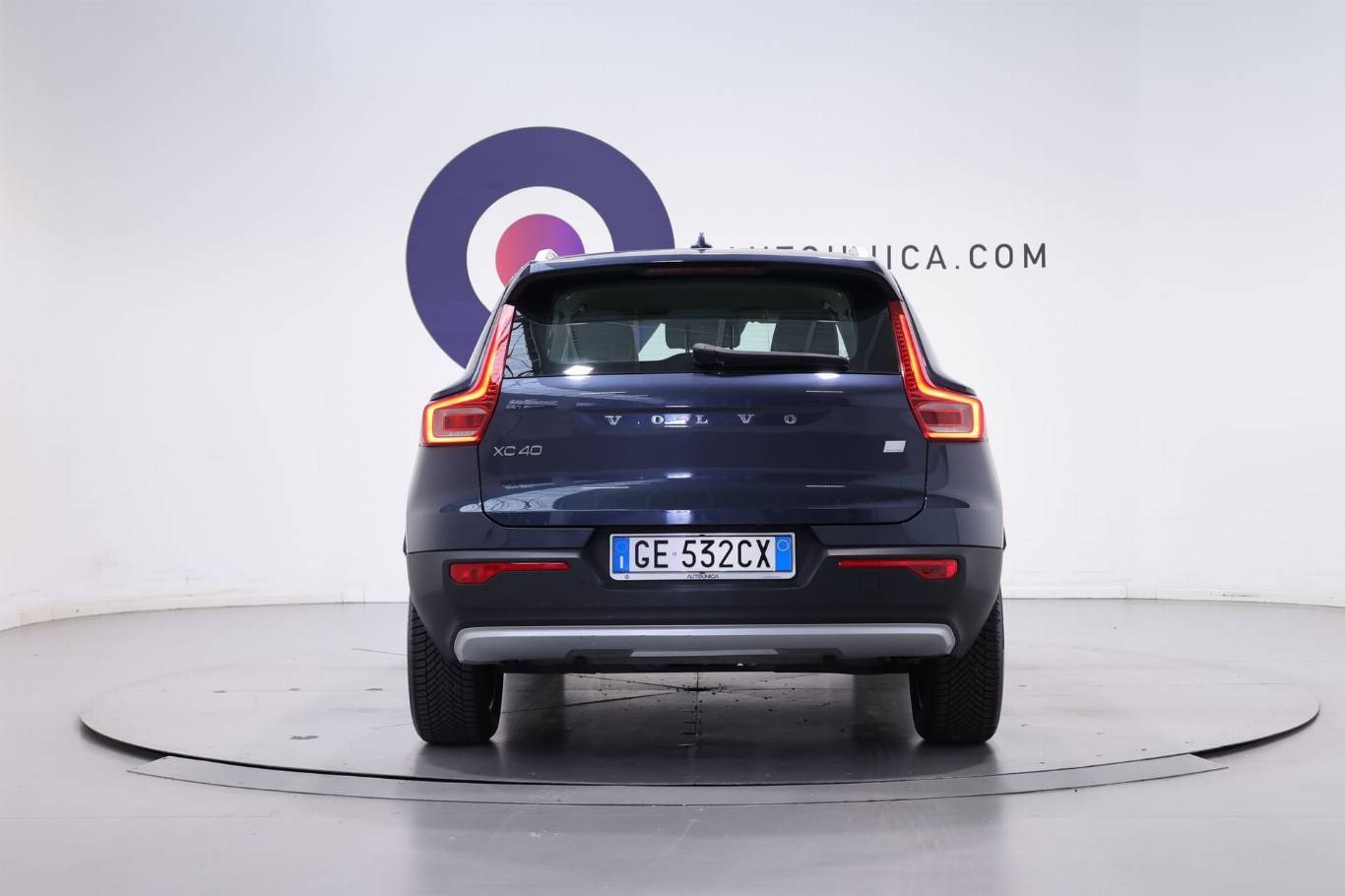 VOLVO XC40 5