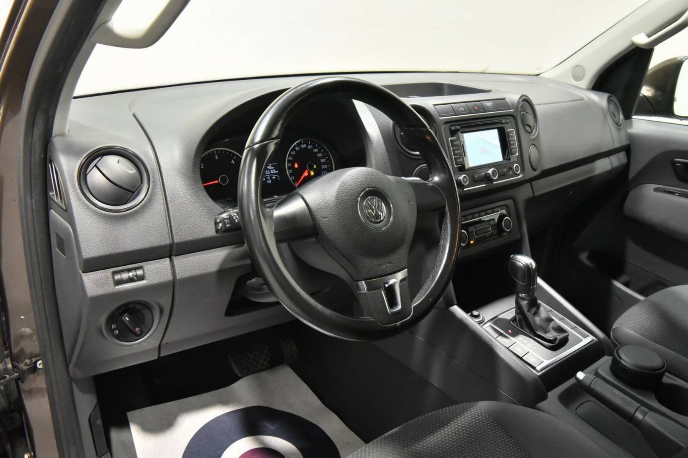 VOLKSWAGEN Amarok 10