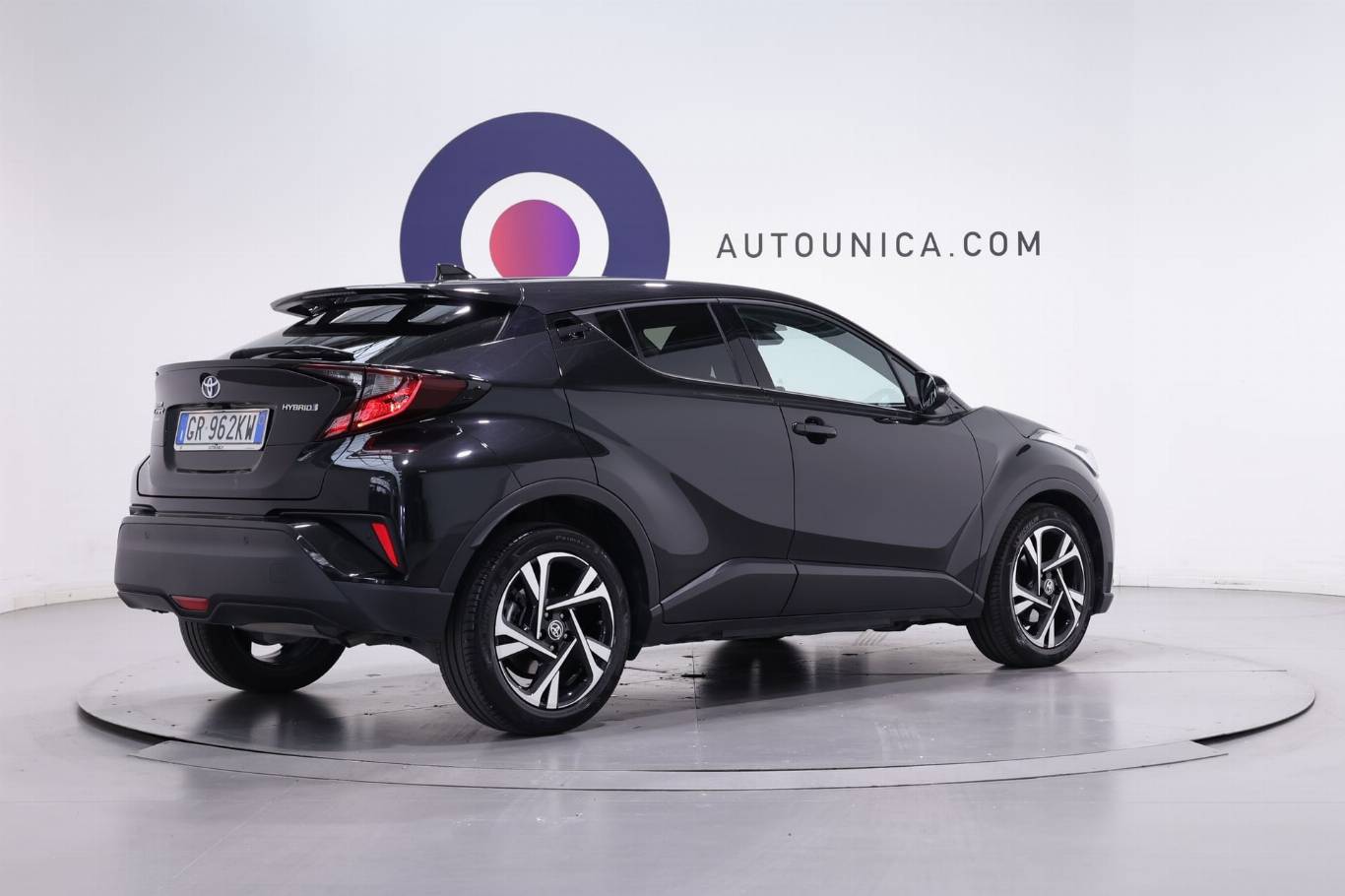 TOYOTA C-HR 10