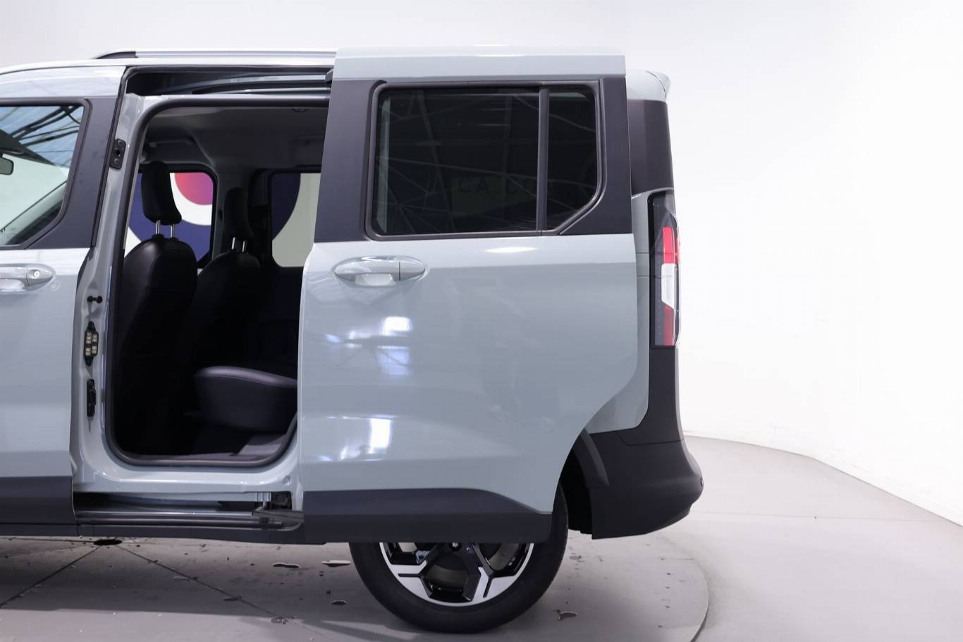FORD Tourneo Courier 38