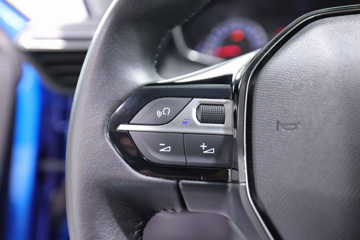 PEUGEOT 208 20
