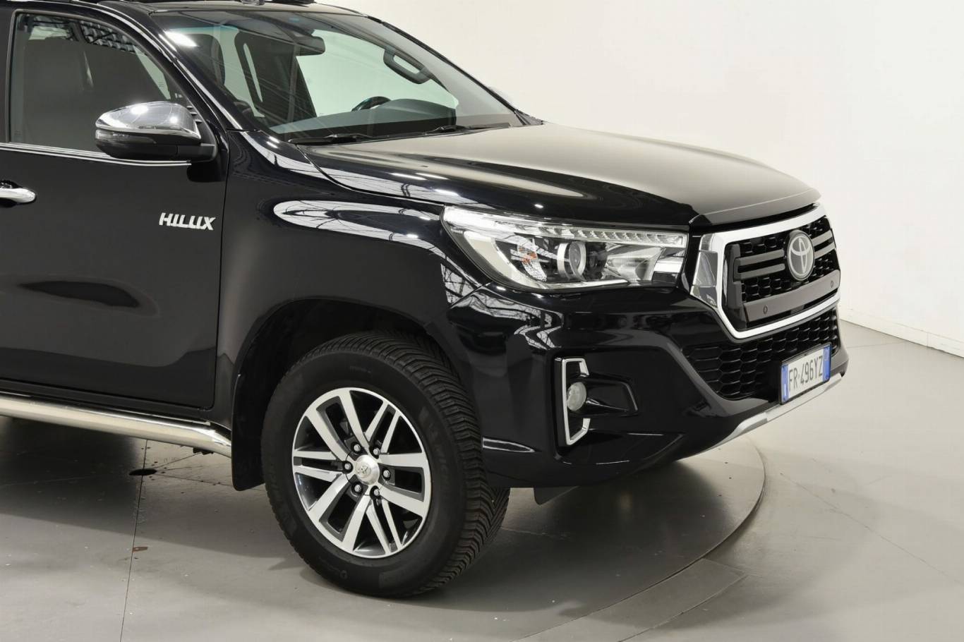 TOYOTA Hilux 16
